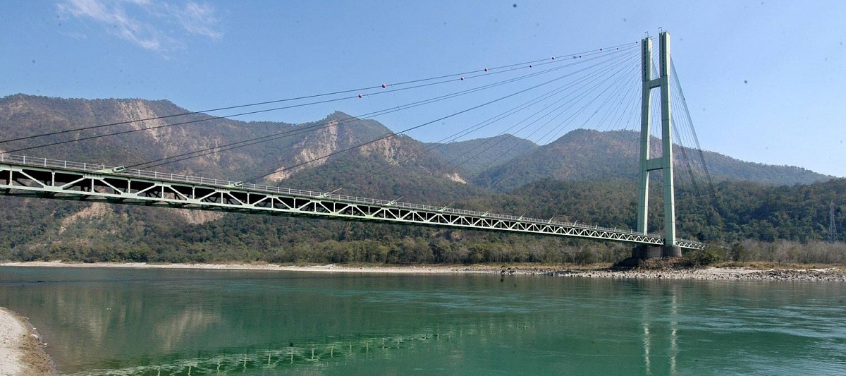 सुदूरपश्चिम जोड्ने कर्णाली नदीको पुल मर्मत हुँदै